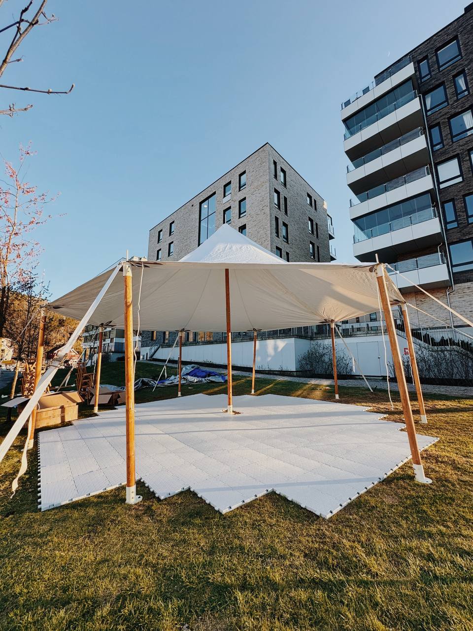 8x8 m Seildukstelt